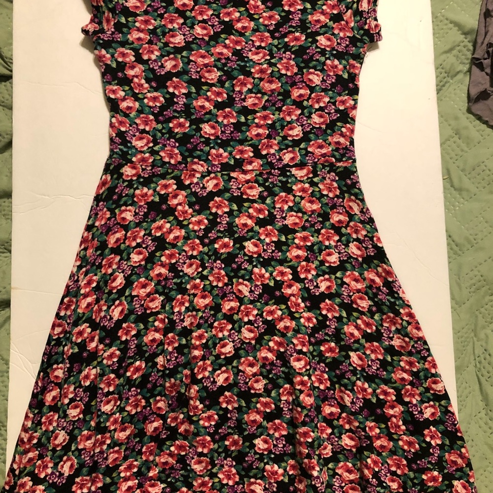 Dress - Picture 2 of 5